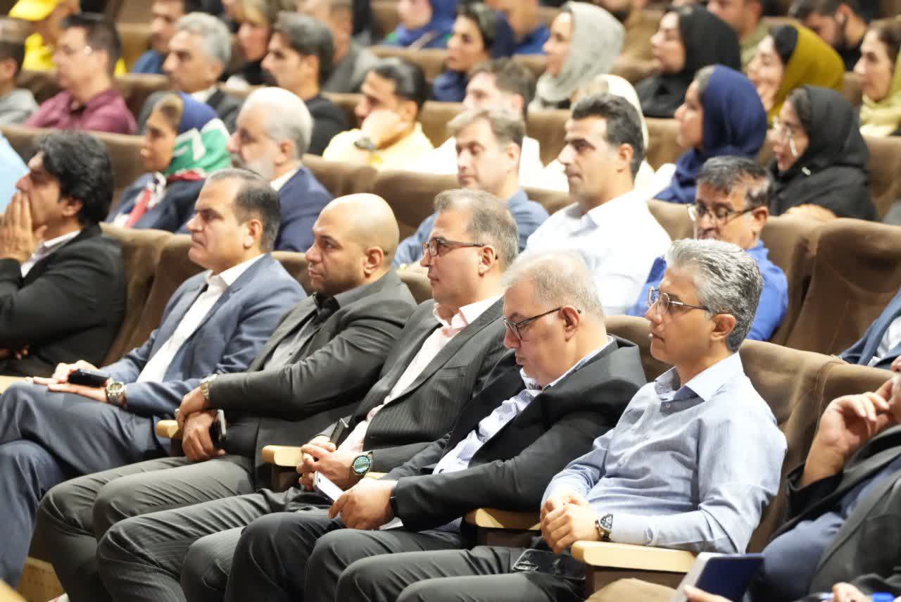  تأکید بر حمایت قانونی از باشگاه‌ها+تصاویر