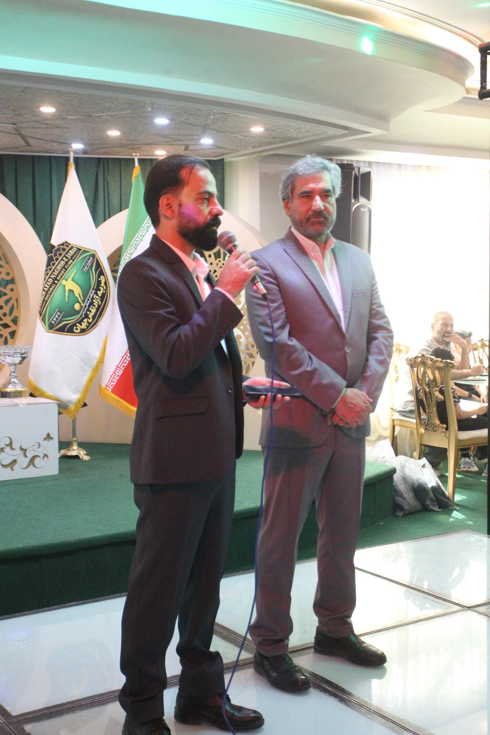 آیین نکوداشت آکادمی فوتبال ضربه آزاد نقش جهان با حضور پیشکسوتان فوتبال ایران+تصاویر آیین نکوداشت آکادمی فوتبال ضربه آزاد نقش جهان با حضور پیشکسوتان فوتبال ایران+تصاویر